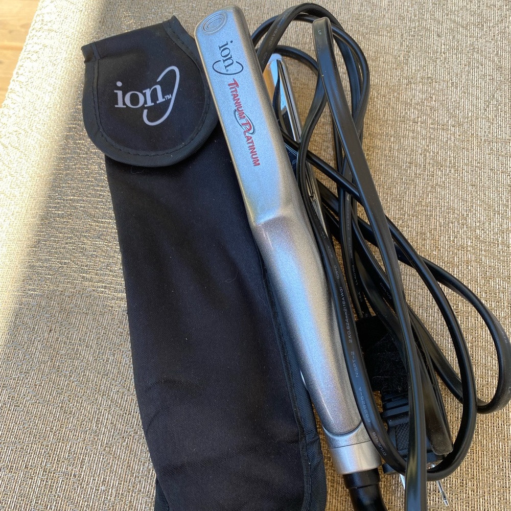 Ion Titanium Platinum mini travel Hair Straightener
